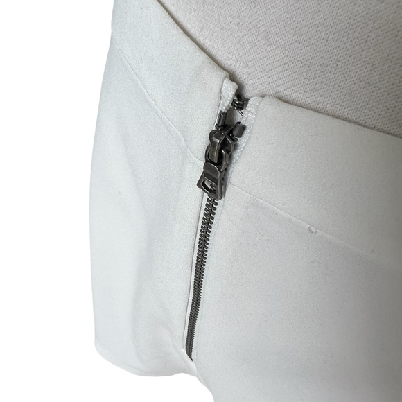 ALICE + OLIVIA IVORY DRESS SHORTS EXPOSED BACK ZIPPER SIZE 8 - Picture 6 of 6